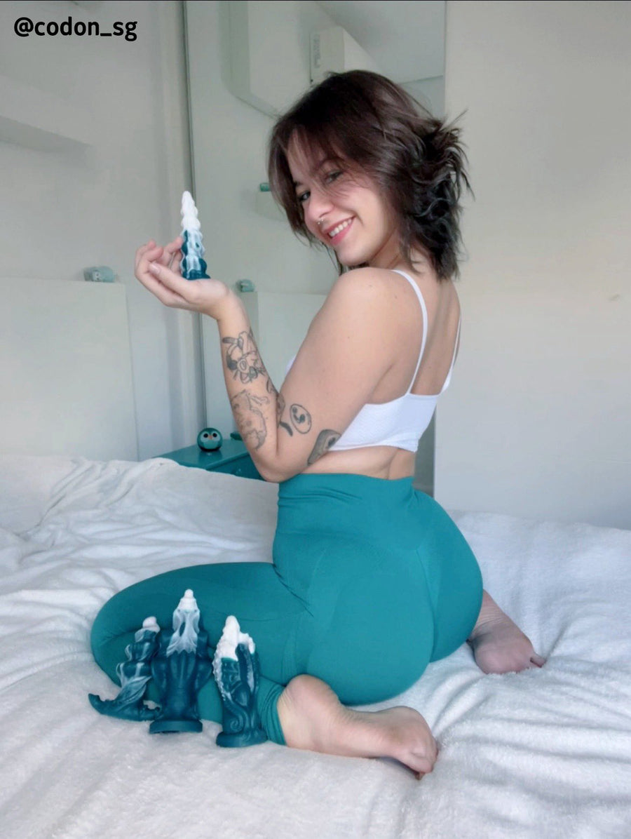 Gode conique Thick Conqueror — photo réelle de @AnnaXCodon
