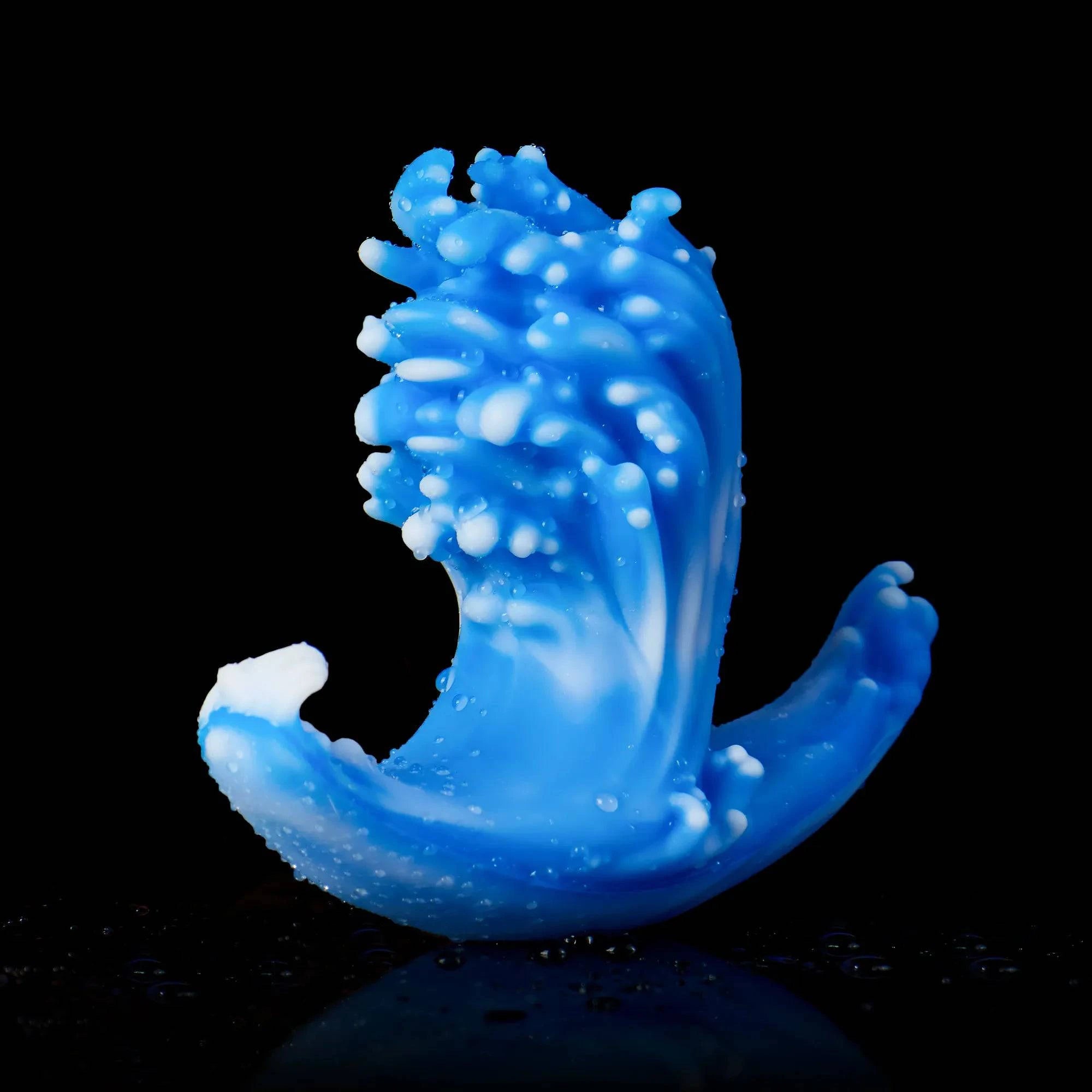 Oieffur Wave Fantasy Anal Plug, prostate stimulating anal toy with wave design, smooth silicone texture, suitable for adult anal pleasure. Image principale du produit