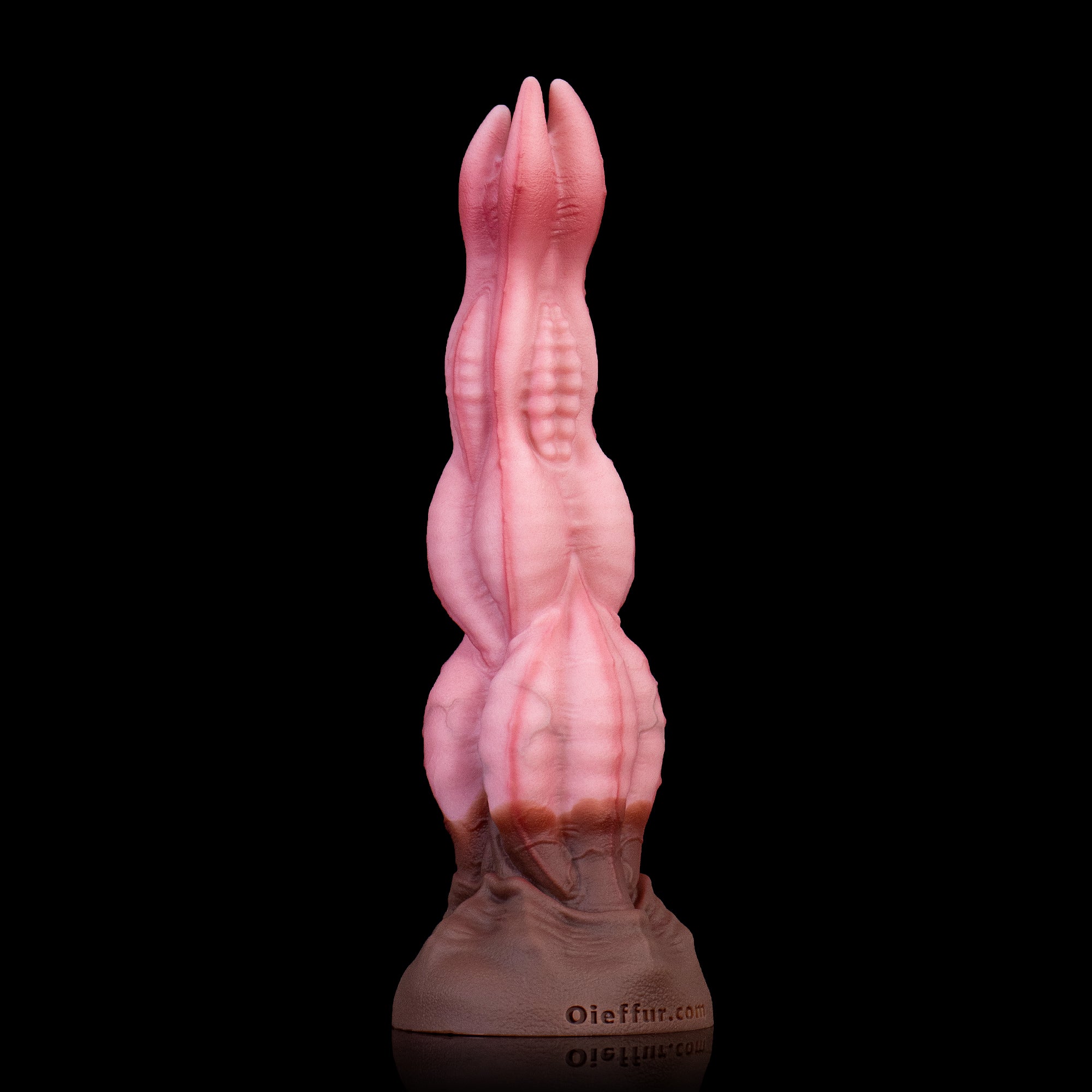 Oieffur Nagaros feathered serpent fantasy dildo made of platinum silicone, detailed with serpent and feather design. Image principale du produit