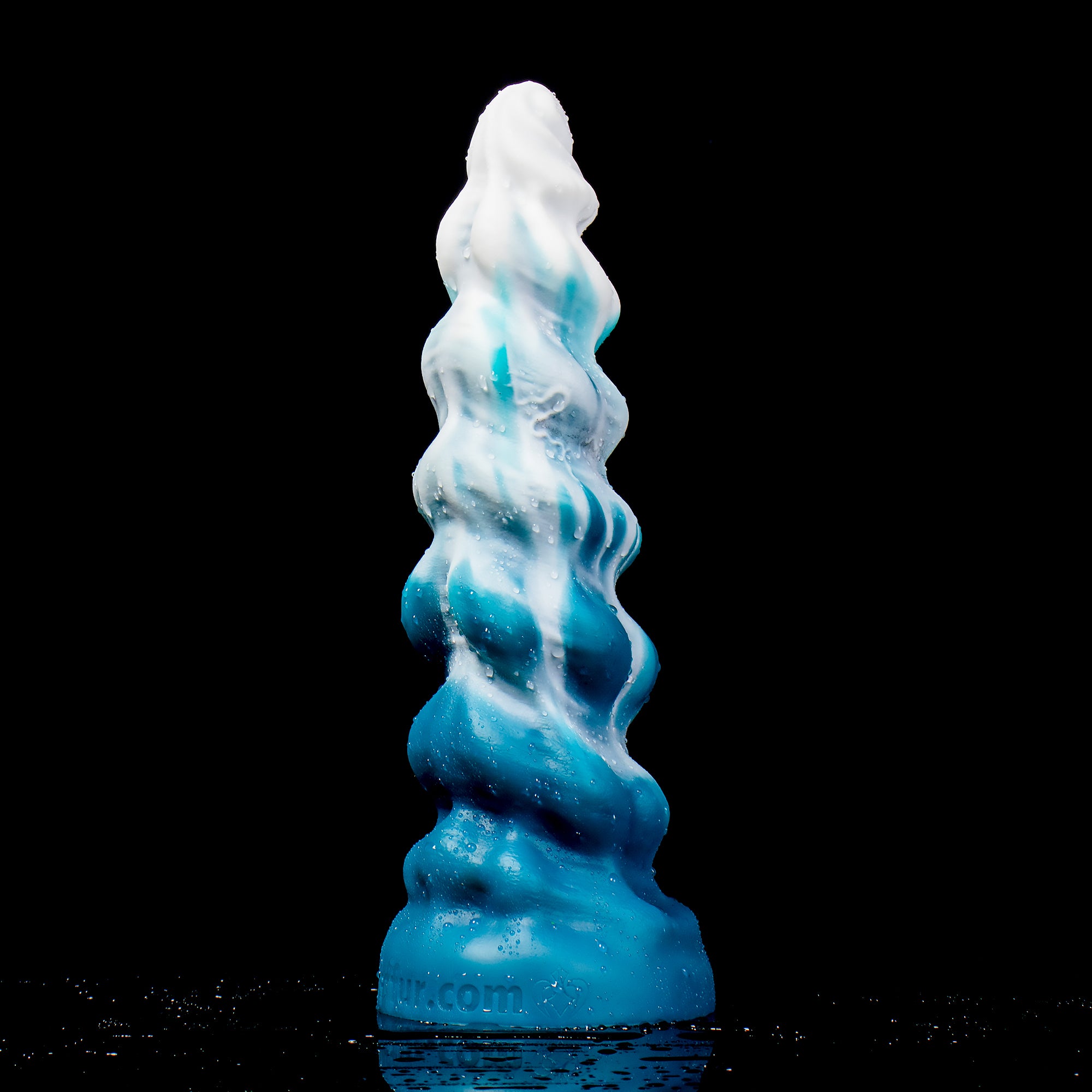 Oieffur Thick Conqueror Platinum silicone fantasy dildo with tapered design, featuring realistic shape and smooth surface. Image principale du produit