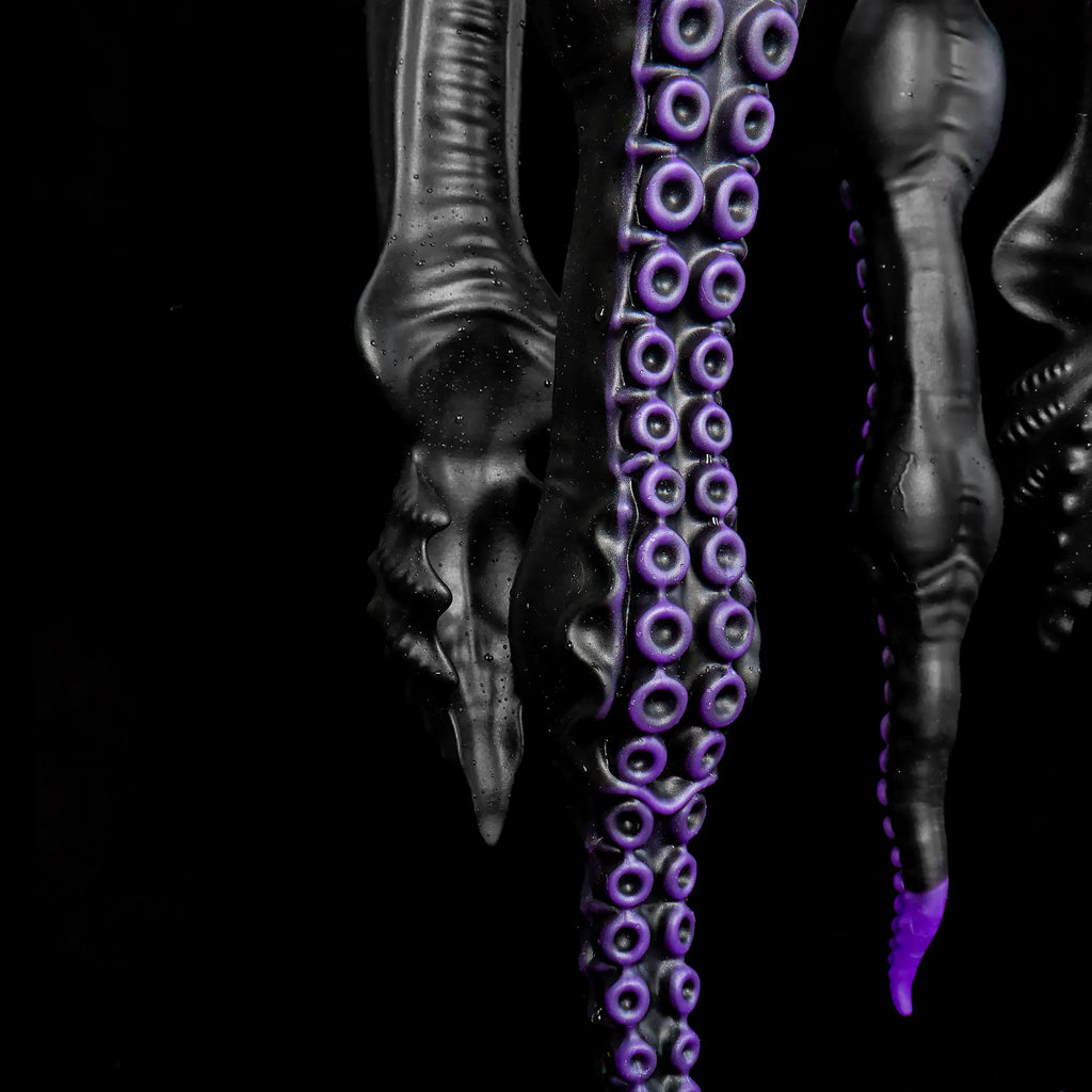 Oieffur Twin Fantasy double-ended dildo with alien tentacle design, featuring detailed textured silicone for fantasy pleasure.