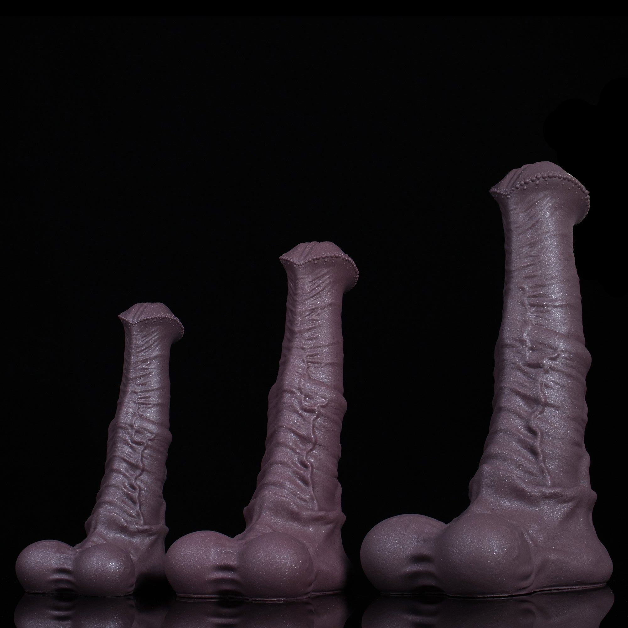 Realistic Centaur horse dildo made of safe platinum silicone with detailed textured surface, designed for fantasy pleasure. Image principale du produit